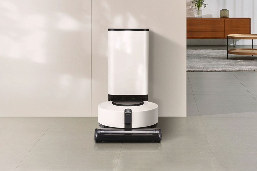front view of LG Code Zero Object Collection R9